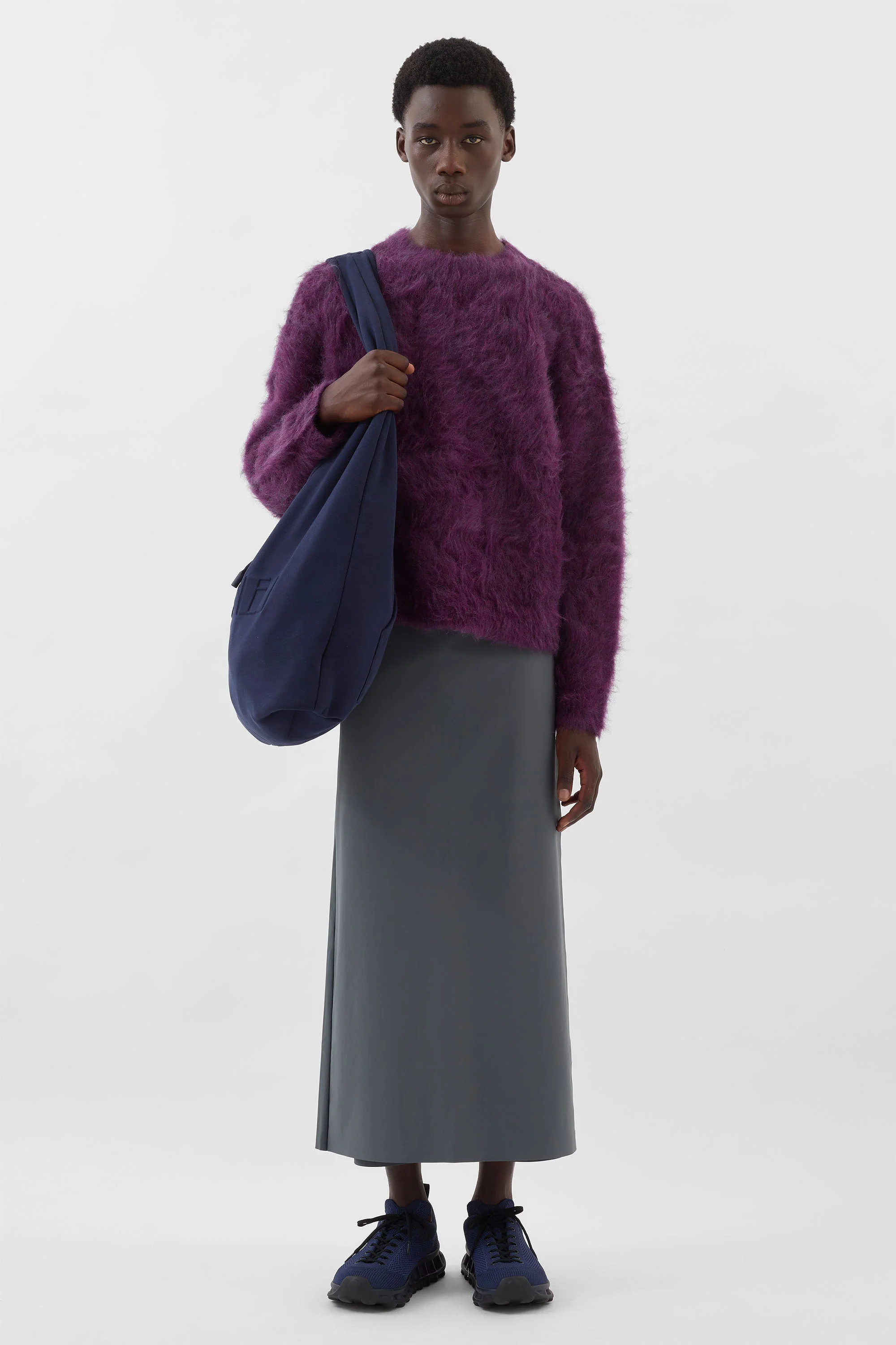 HAIRY KNIT ROUND NECK SWEATER / plum - Image 4