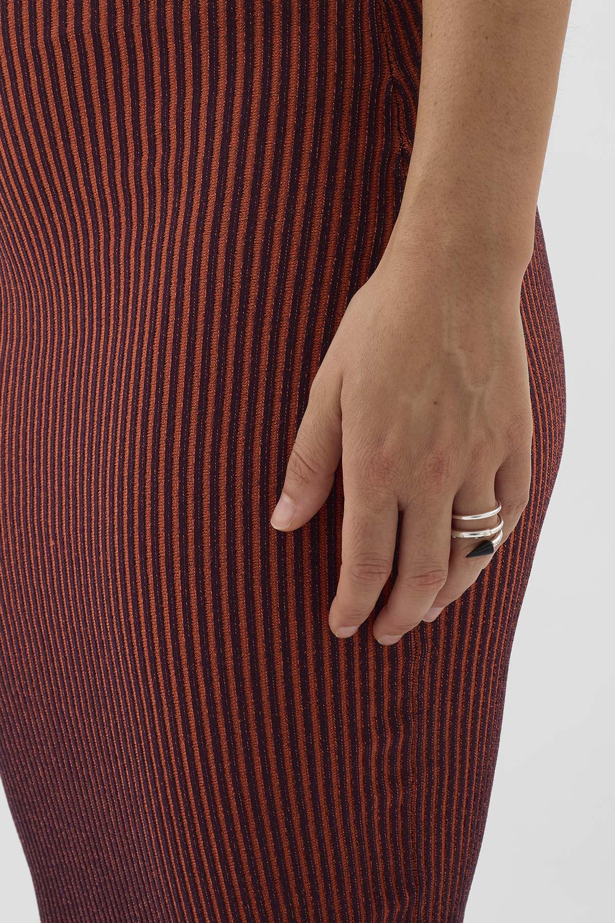 MEDIUM SPIRAL EAR-RING W/ STONES / silver / black - Image 9