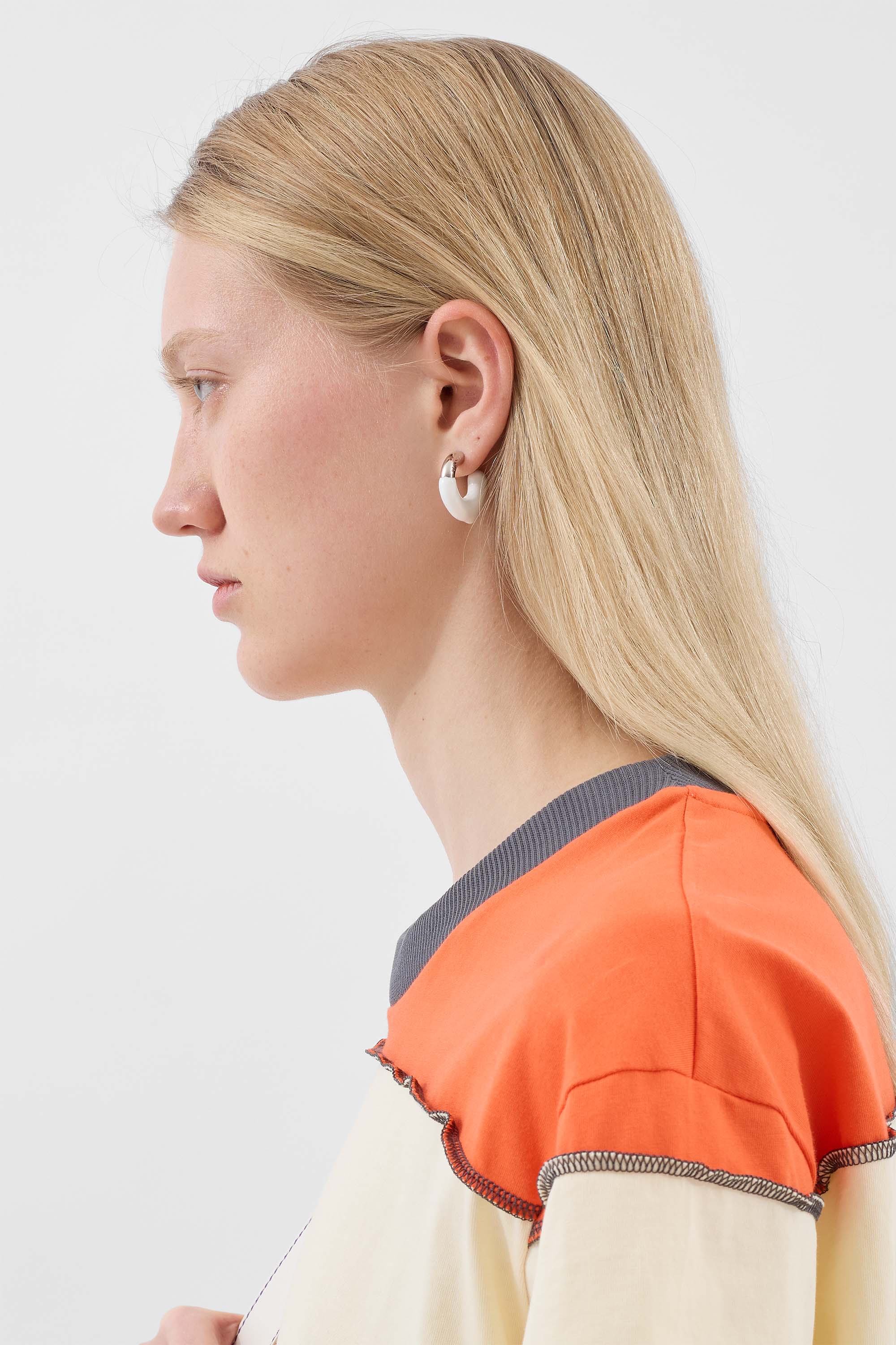 MINI RUBBERIZED EARRINGS SILVER / white glow - Image 3