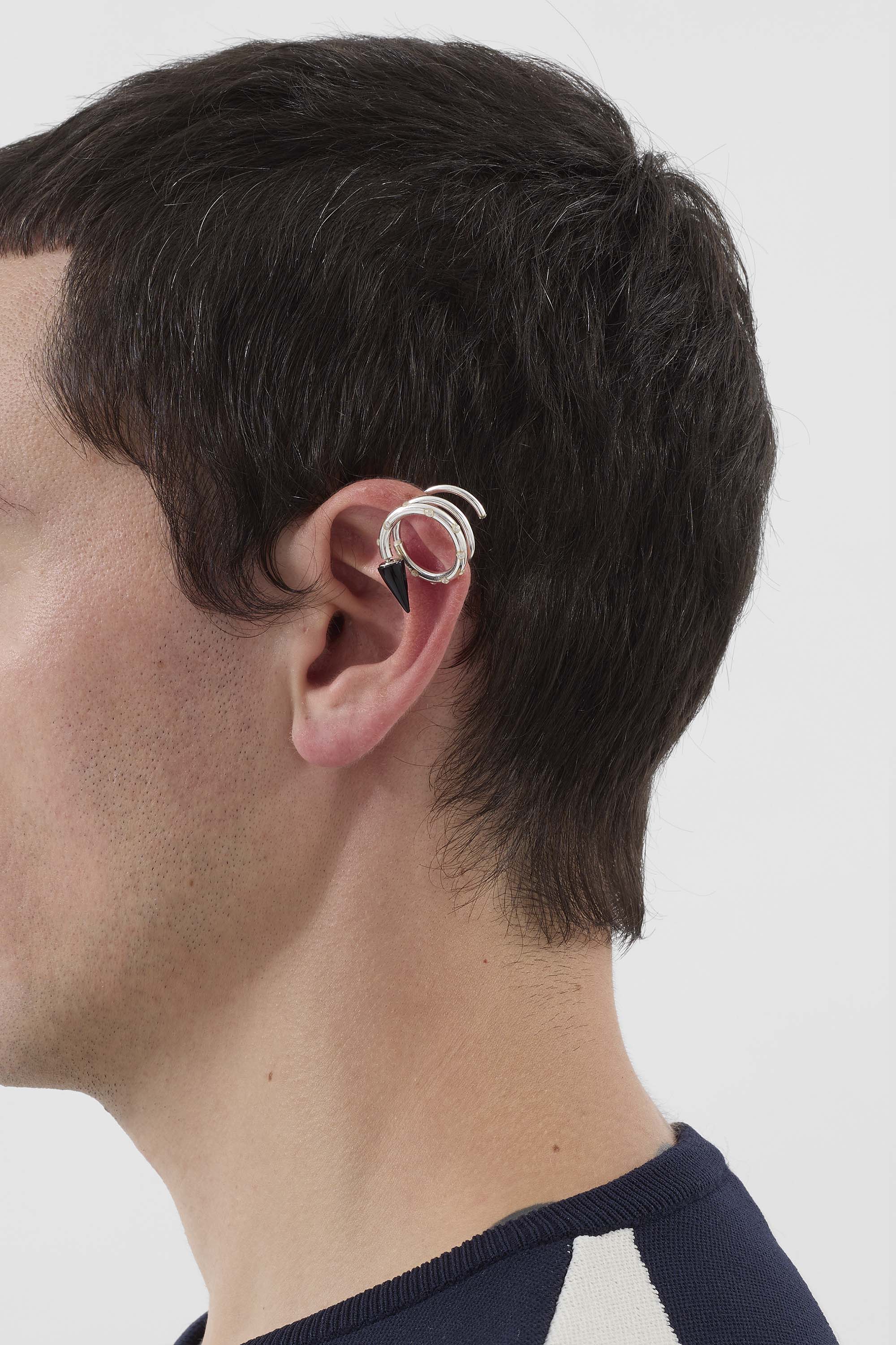 SMALL SPIRAL EAR-RING W/ STONES / silver / black - Image 6