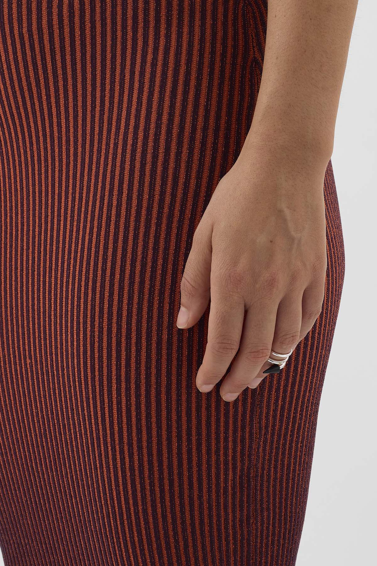 SMALL SPIRAL EAR-RING W/ STONES / silver / black - Image 8