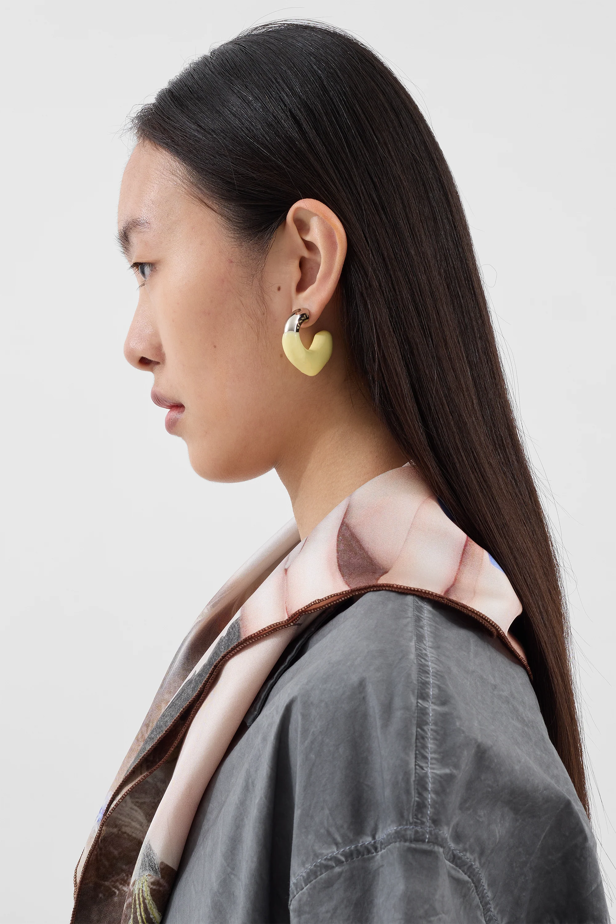 SMALL RUBBERIZED EARRINGS SILVER / yellow - Image 3